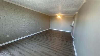 3101 Highland Rd in Baton Rouge, LA - Foto de edificio - Building Photo