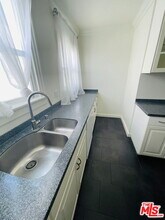 202 S Berendo St in Los Angeles, CA - Building Photo - Building Photo