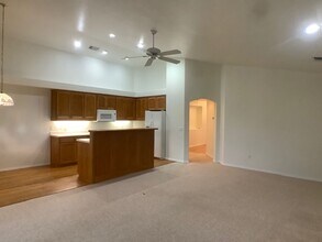 702 Summerwood Dr in Medford, OR - Building Photo - Building Photo