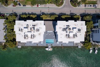 10000 W Bay Harbor Dr in Bay Harbor Islands, FL - Building Photo - Building Photo