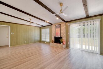 2306 Berry Hill Cir in Austin, TX - Building Photo - Building Photo