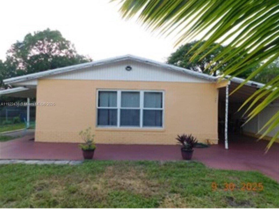 1865 NW 6th Ave in Pompano Beach, FL - Building Photo