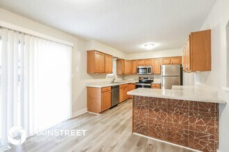 314 SE Crescent St in Lee's Summit, MO - Building Photo - Building Photo