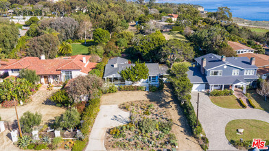 7352 Birdview Ave in Malibu, CA - Building Photo - Building Photo