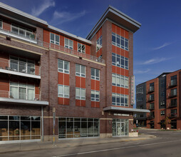 The Ideal in Madison, WI - Foto de edificio - Building Photo