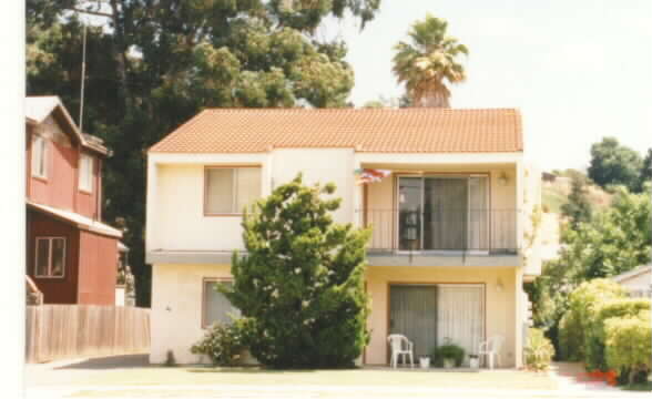 1081 Tennent Ave in Pinole, CA - Foto de edificio - Building Photo