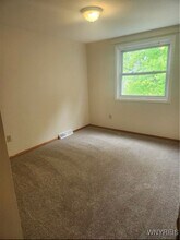78 W Summerset Ln in Buffalo, NY - Building Photo - Building Photo