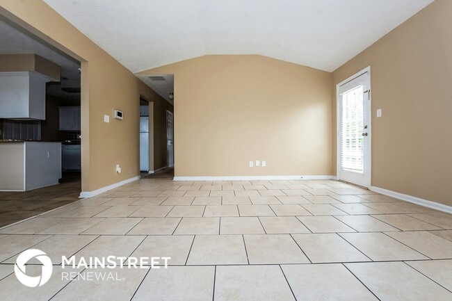 11219 Knotty Pine Pl in Hampton, GA - Building Photo - Building Photo