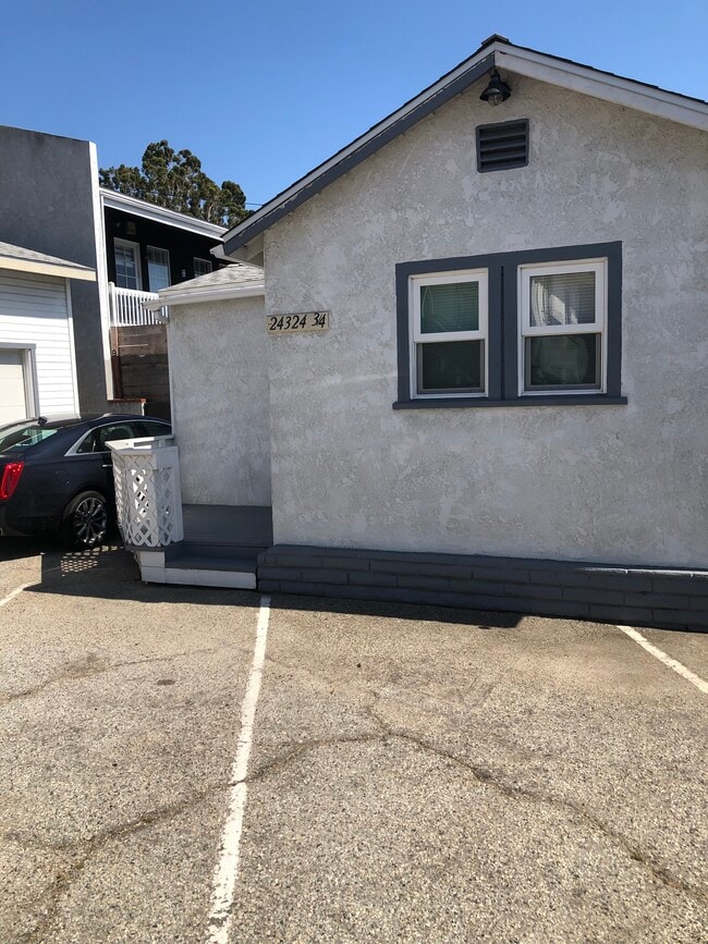 24324 Lomita Dr, Unit 3/4 ADU in Lomita, CA - Building Photo - Building Photo