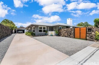 977 Makaiwa St in Honolulu, HI - Building Photo - Building Photo