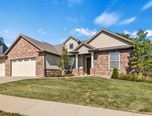 1605 Labrador Dr in Columbia, MO - Foto de edificio - Building Photo