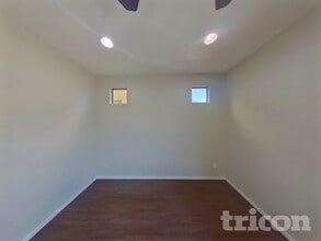 8224 W Sierra Cascade Ct in Las Vegas, NV - Foto de edificio - Building Photo