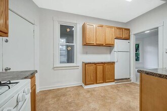 713 Thomas Ave, Unit #1 in St. Paul, MN - Building Photo - Building Photo