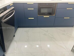 16082 NE 9th Ct in North Miami Beach, FL - Building Photo - Building Photo