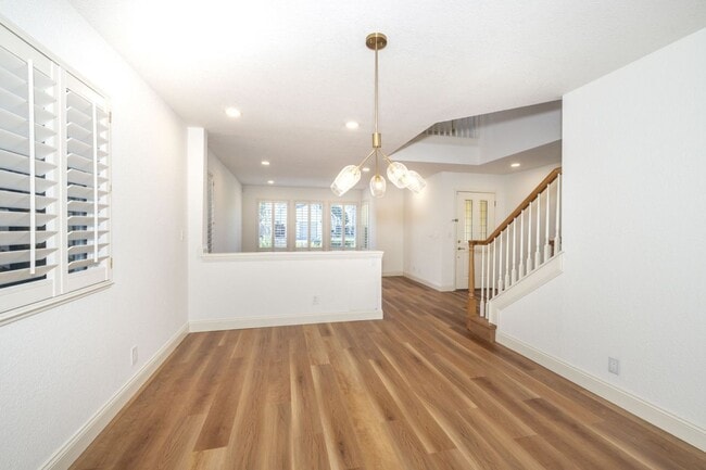 2303 Ramona St in Palo Alto, CA - Building Photo - Building Photo