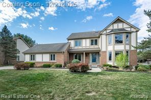 1574 Devonshire Dr in Troy, MI - Building Photo