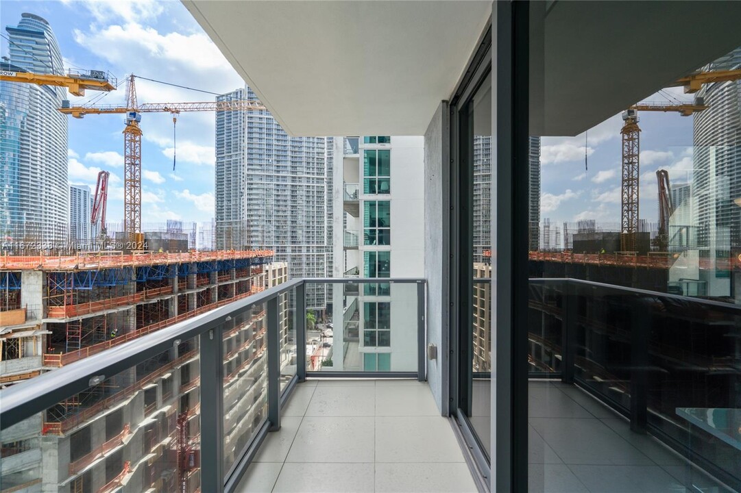 31 SE 6th St, Unit 1808 in Miami, FL - Building Photo