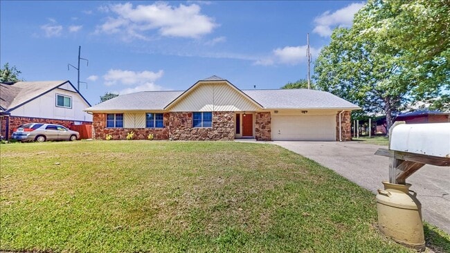 property at 4004 S Maple Ave