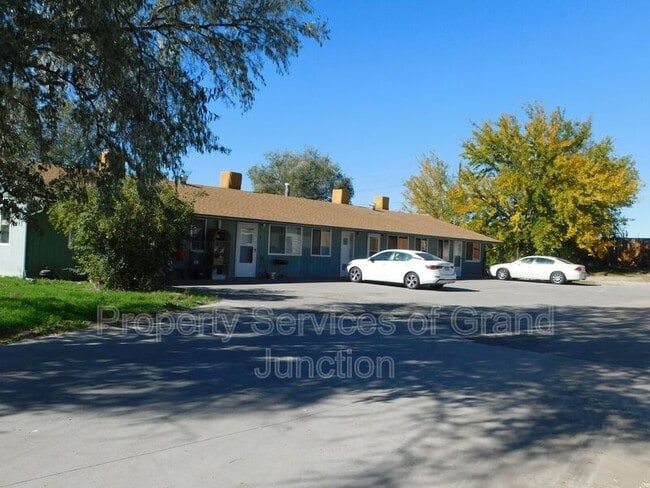 property at 3292 Lombardy Ln