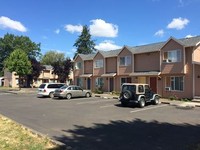 3050 2nd St in Hubbard, OR - Foto de edificio - Building Photo