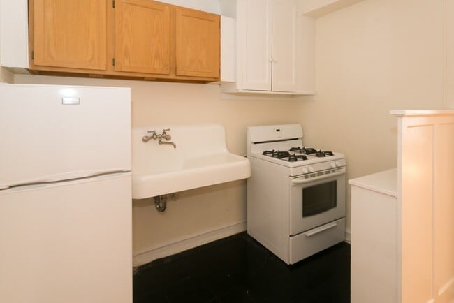 1211 W Elmdale Ave in Chicago, IL - Building Photo - Building Photo
