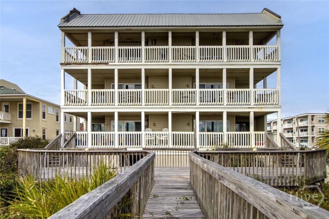 1 Center St in Tybee Island, GA - Building Photo