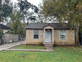 4734 Wyandotte St in Baton Rouge, LA - Building Photo