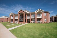 The Greens at Lake Overholser in Yukon, OK - Foto de edificio - Building Photo