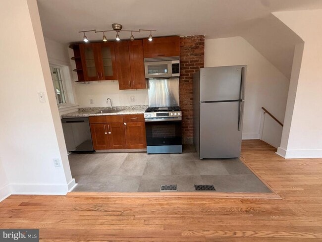 property at 1300 Dexter Terrace SE