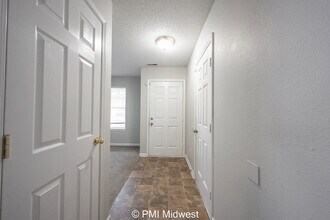 19496 Prairie Crossing Dr in Noblesville, IN - Building Photo - Building Photo