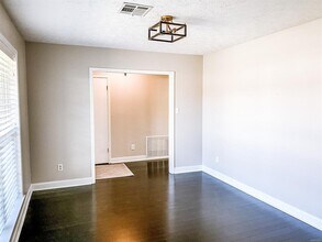 122 Livingston Cir in Prattville, AL - Building Photo - Building Photo