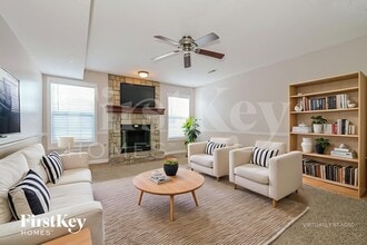 409 Sandra Ln, Unit 0619 in Belton, MO - Foto de edificio - Building Photo