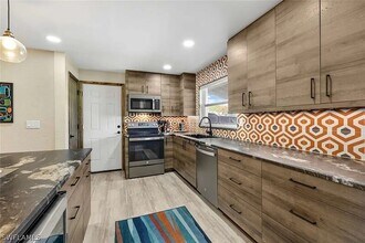 2635 SE 18th Pl in Cape Coral, FL - Building Photo - Building Photo