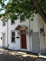 457 N Pitt St in Carlisle, PA - Building Photo