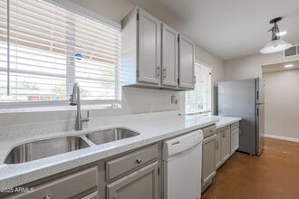 2301 W Osborn Rd in Phoenix, AZ - Building Photo - Building Photo
