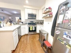 85 Baxter St, Unit 1 in Boston, MA - Building Photo - Building Photo