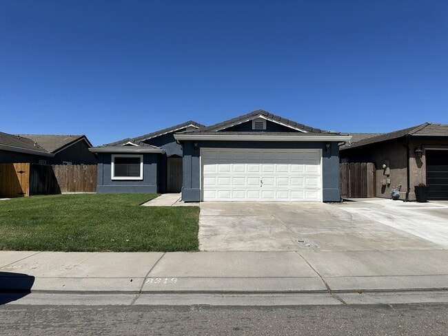 8319 Bridgeport Dr in Hilmar, CA - Building Photo - Building Photo
