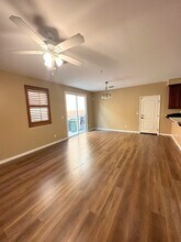 5254 Moonlit Bay Way in Sacramento, CA - Foto de edificio - Building Photo