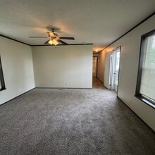 27 Crestwood Dr in Middletown, IN - Building Photo - Building Photo