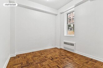401 W 56th St in New York, NY - Foto de edificio - Building Photo