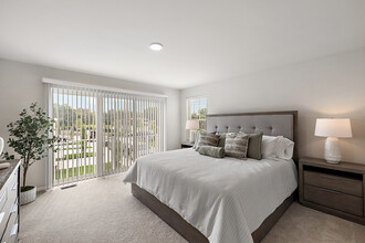 Parkways of Auburn Hills in Auburn Hills, MI - Building Photo - Building Photo