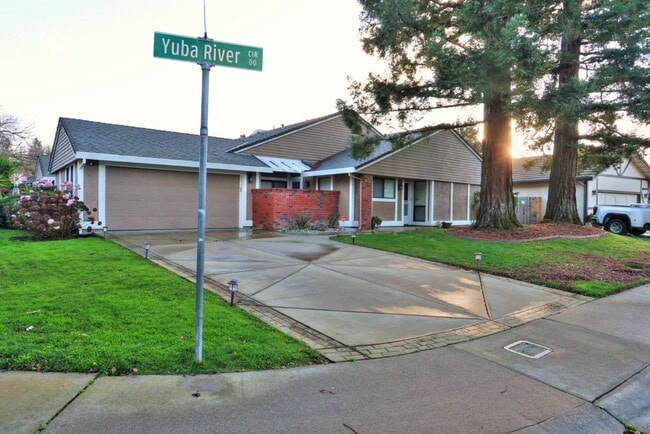 property at 31 Yuba River Cir