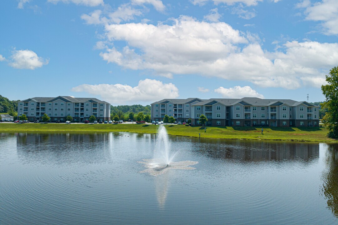 Arrowhead Apartments in Mebane, NC - Foto de edificio