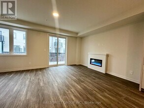 22 Chapple Ln in Richmond Hill, ON - Building Photo - Building Photo