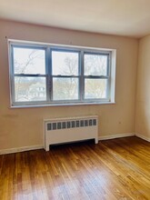 15 College Pl, Unit A in Rutherford, NJ - Building Photo - Building Photo