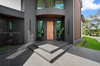 3560 Paddock Rd in Weston, FL - Building Photo - Building Photo