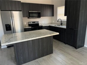 219 W Diamond Ave in Mission, TX - Building Photo - Building Photo