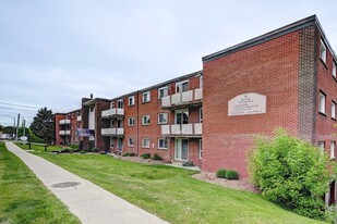 310 Clyde Rd in Cambridge, ON - Building Photo