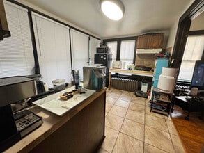 312 W Springfield Ave in Champaign, IL - Building Photo - Building Photo