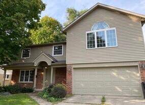 2309 Cumberland Dr in Troy, MI - Building Photo